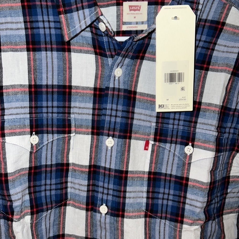 NWT Men’s Levi’s Button Down Shirt - Picture 4 of 5